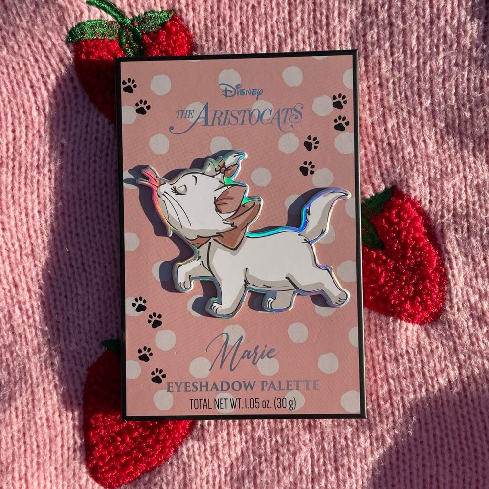 Disney The Aristocats Marie eyeshadow palette